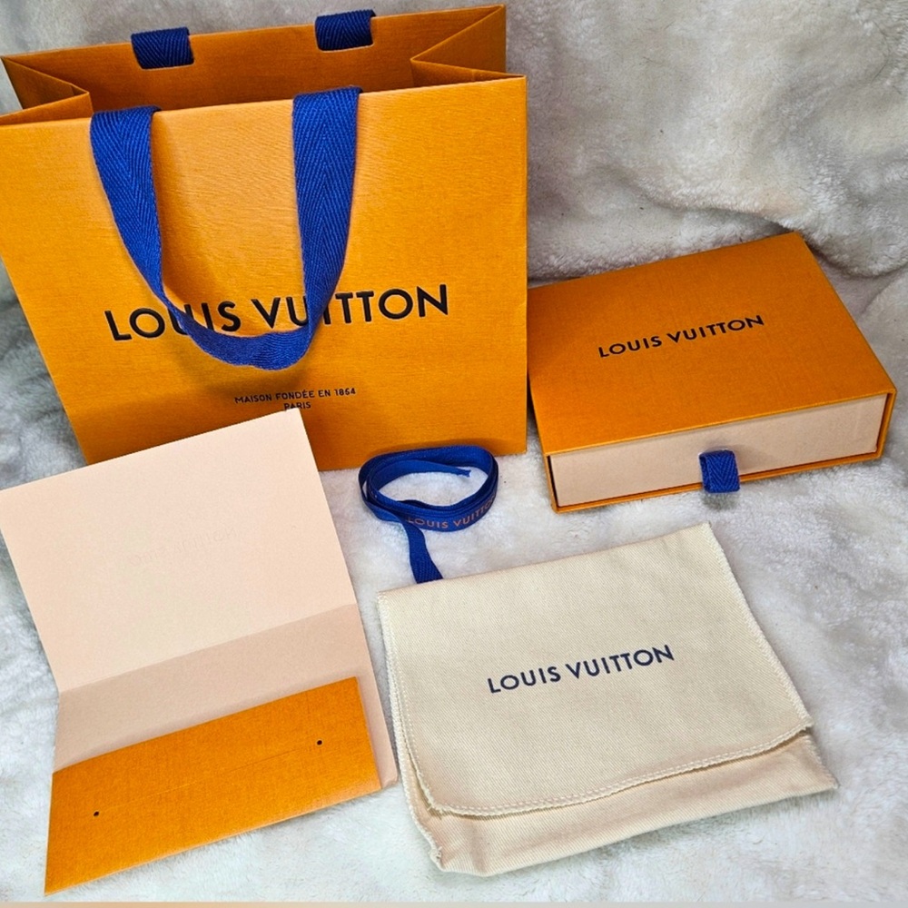 Louis Vuitton Key Charm Wallet Box Dust Bag Shopping Bag Receipt Holder Ribbon
